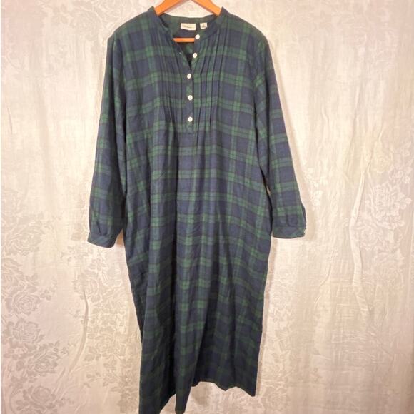 LL Bean Flannel Nightgown Large PETITE Navy Green Plaid Long Maxi Pockets - Picture 1 of 10